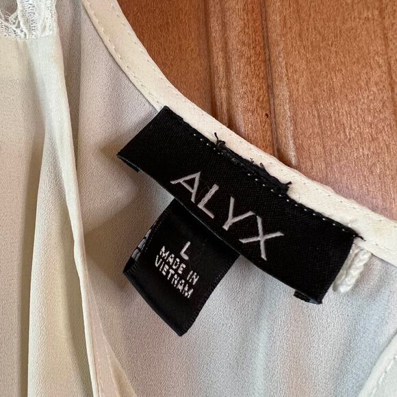 Alyx Cream Flowy Dolman Top with Lace Shoulder and Sleeve Size L - Picture 12 of 14